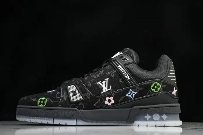 LV TRAINER SNEAKER 24111502 0124