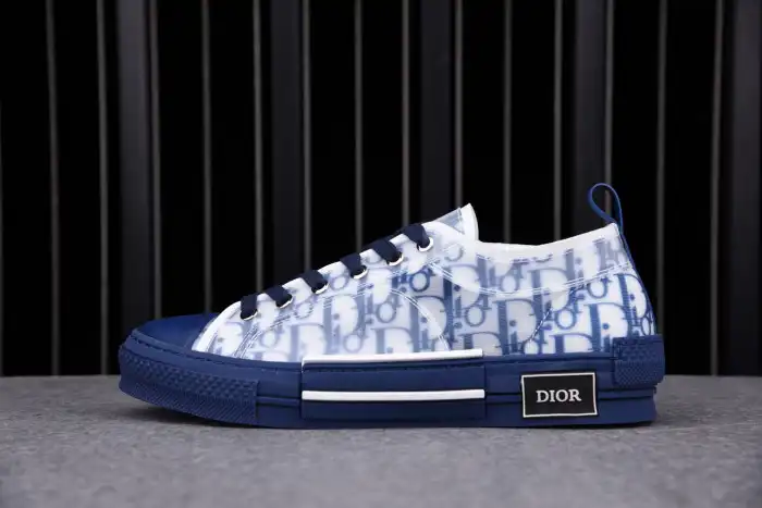 DR B23 Low Top Oblique Sneaker Blue 0127