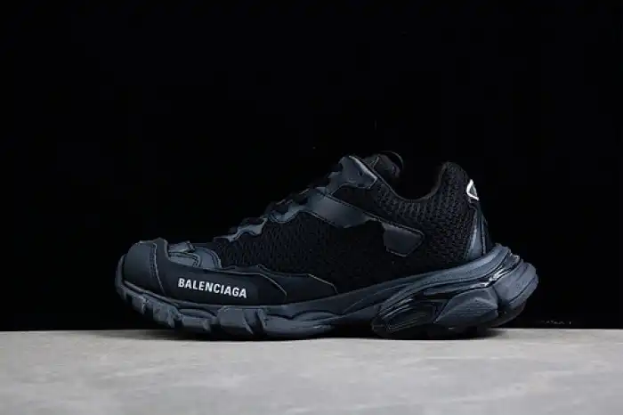 BLCG TRACK SNEAKER 700875 W3RF1 1090 0122