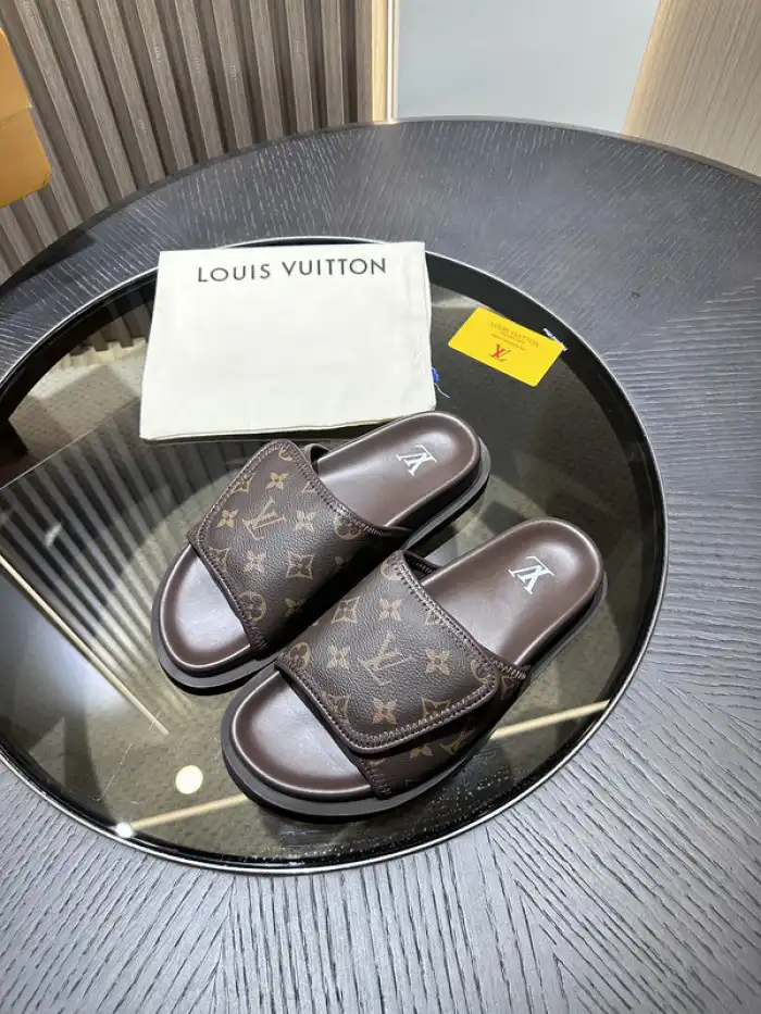 LV Miami Mule 24052701 0124