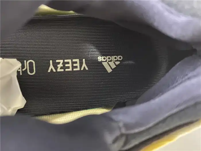 1st Kicks Shoes ADIDAS YEEZY 700 V3 SRPHYM