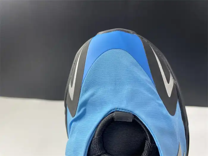 1st Kicks ADIDAS Yeezy Boost 700 MNVN 'Bright Cyan' GZ3079 0128