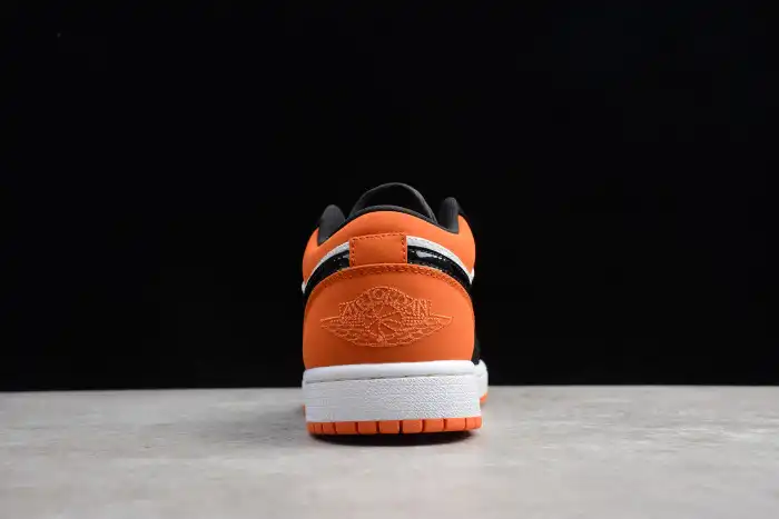 1st Kicks Air Jordan 1 Low Shattered Backboard 553558-128 0129