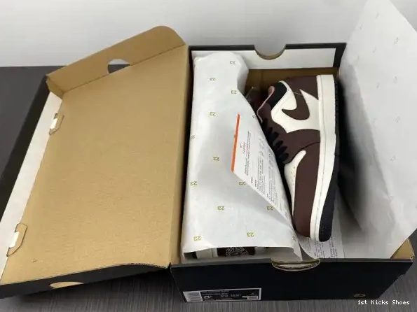 1st Kicks Shoes DC6991-200 Air Low 1 Mocha Jordan 0309